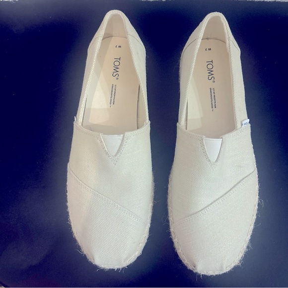 TOMS Alpagarta slip-ons  - A sporty spin on classic espadrille styling! - Picture 2 of 4